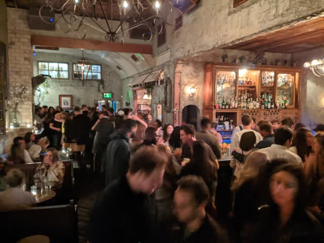 restaurant bondé los angeles