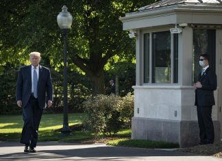 Les problèmes de réouverture de Trump se jouent à la Maison Blanche