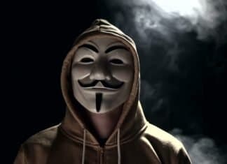 Satoshi Nakamoto vend des bitcoins pour ?