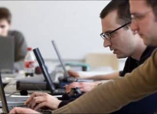 Changer de parcours à 40 ans, c’est possible ? Envisager la reconversion professionnelle