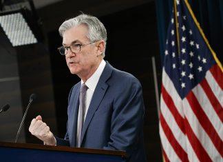 Le président de la Fed, M. Powell, sur la corde raide alors que l’économie est confrontée à de nouvelles incertitudes