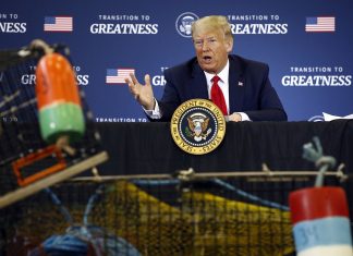 Trump déclare la victoire dans la tourmente