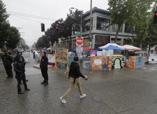 Le maire de Seattle ordonne le dégagement de la zone «occupée» et la police arrive