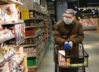 Selon un sondage, les Asiatiques et les Noirs américains font état d’une discrimination accrue face à une épidémie de coronavirus