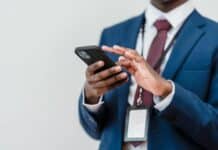 Réduisez les erreurs de paie avec une pointeuse badgeuse employé avec badge